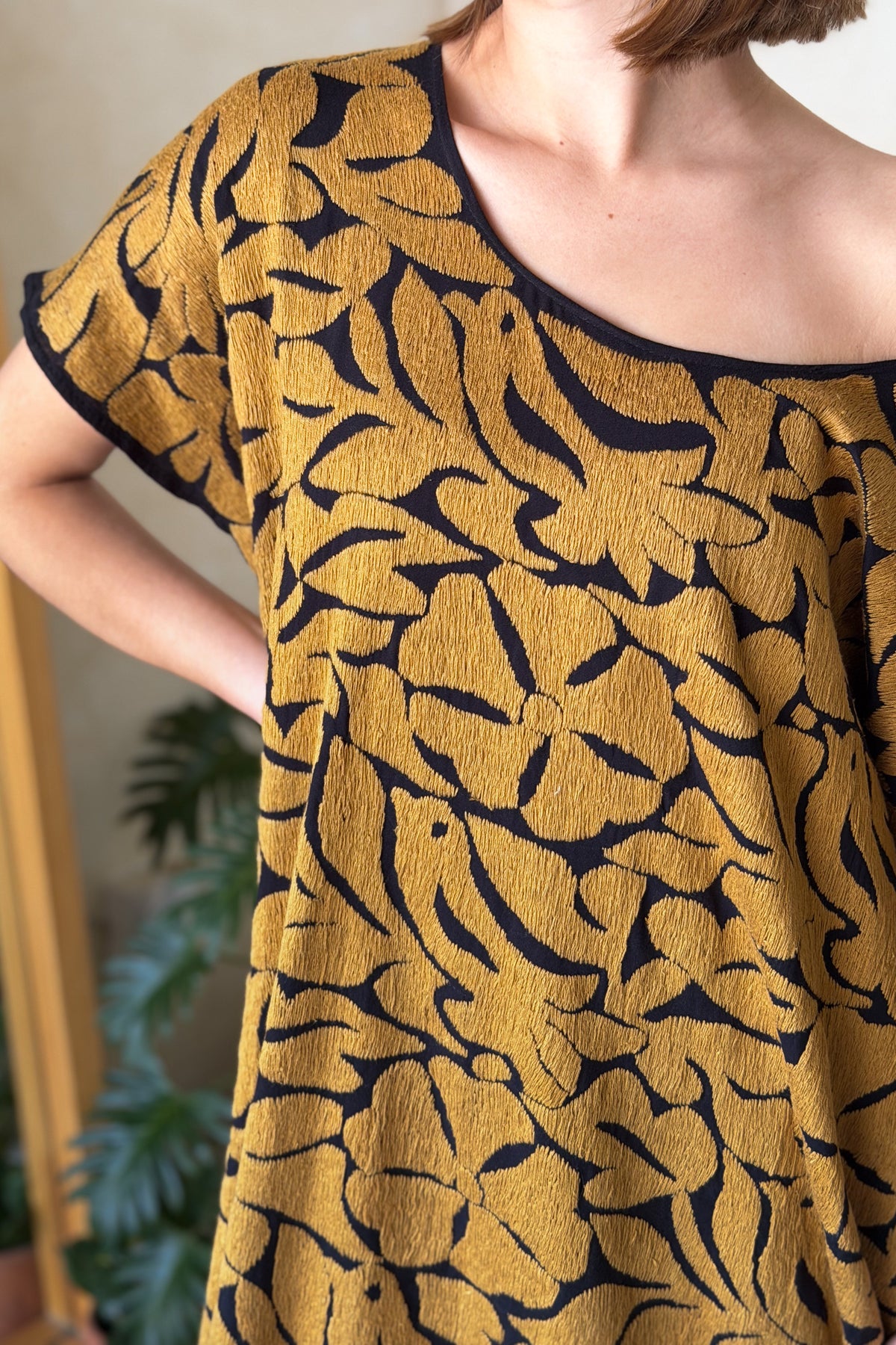 Huipil Jalapa Black/Dark Gold
