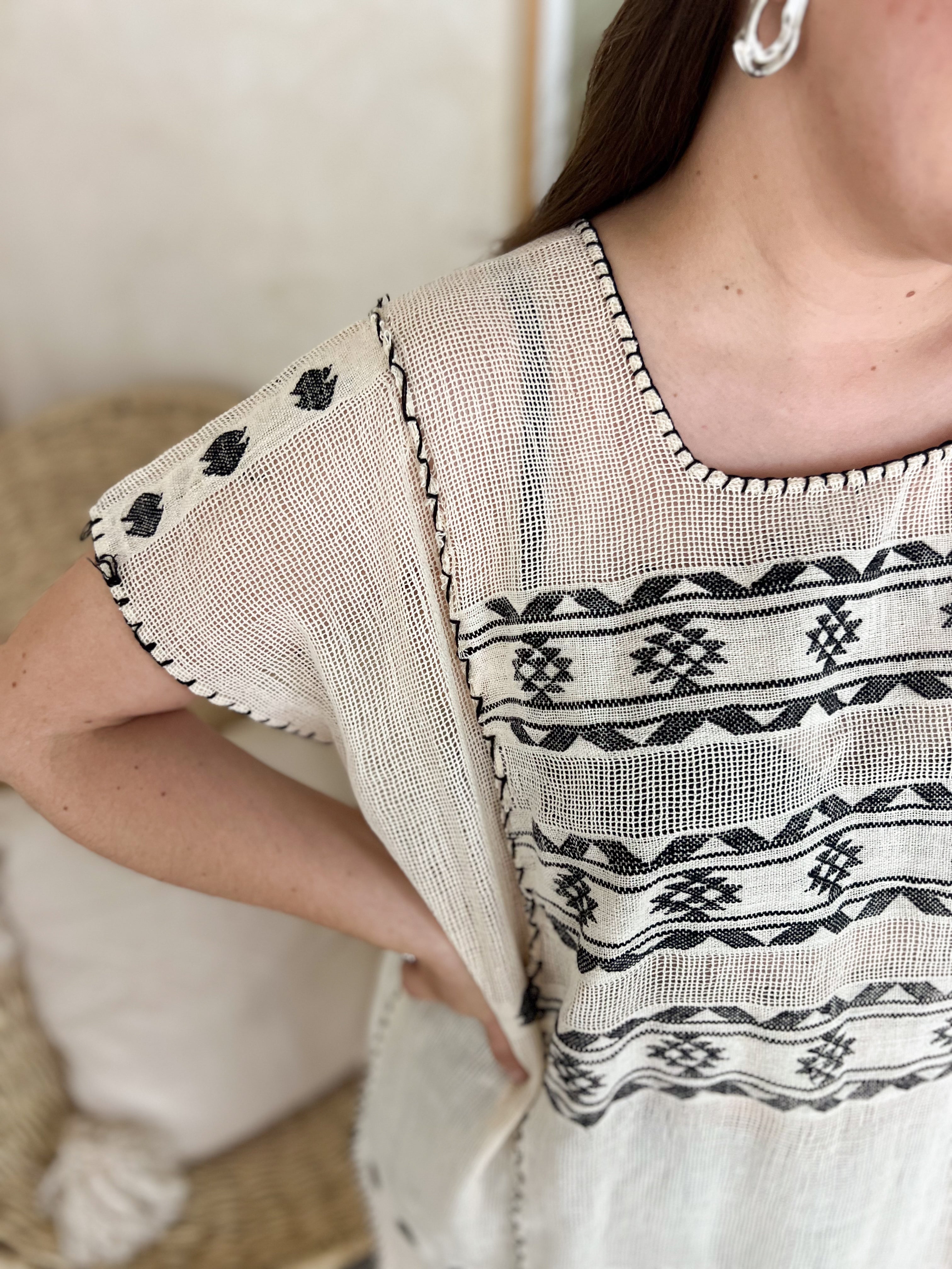 Huipil San Pedro bone color/ black