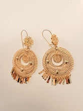 Gold Filigree Round 3 Circles F22