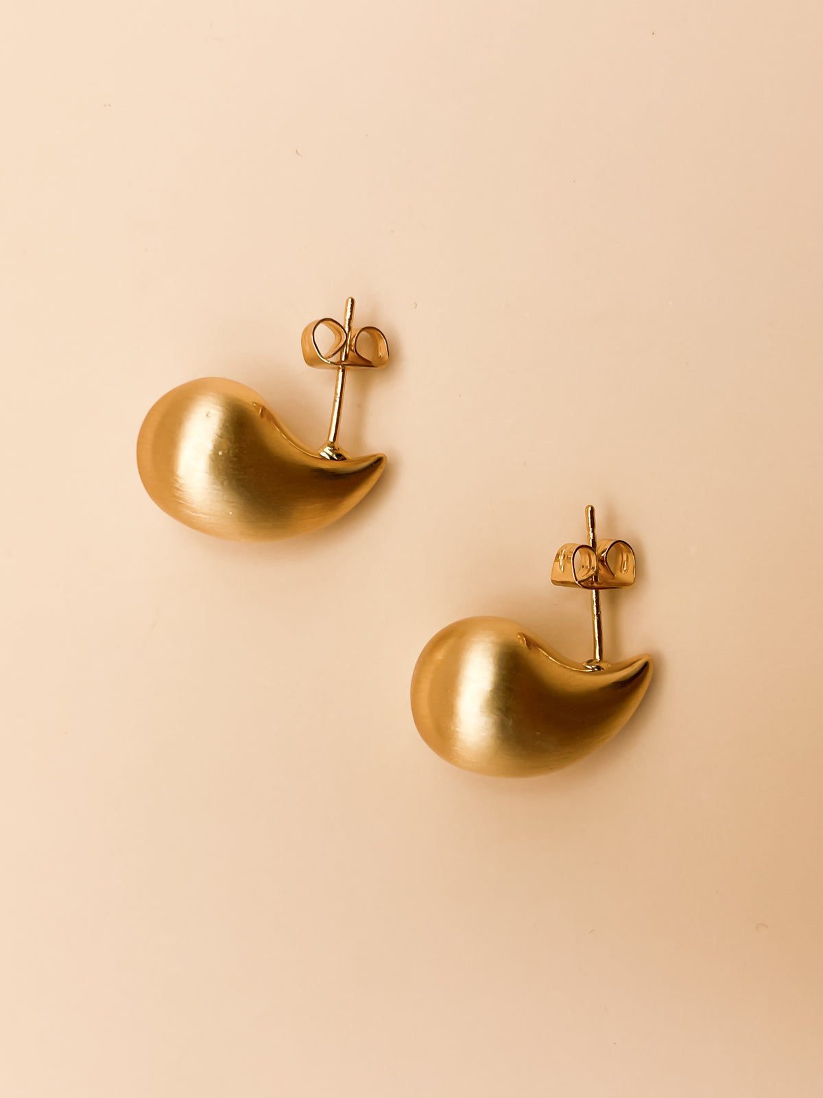 Aretes Gota Dorado Mate J57