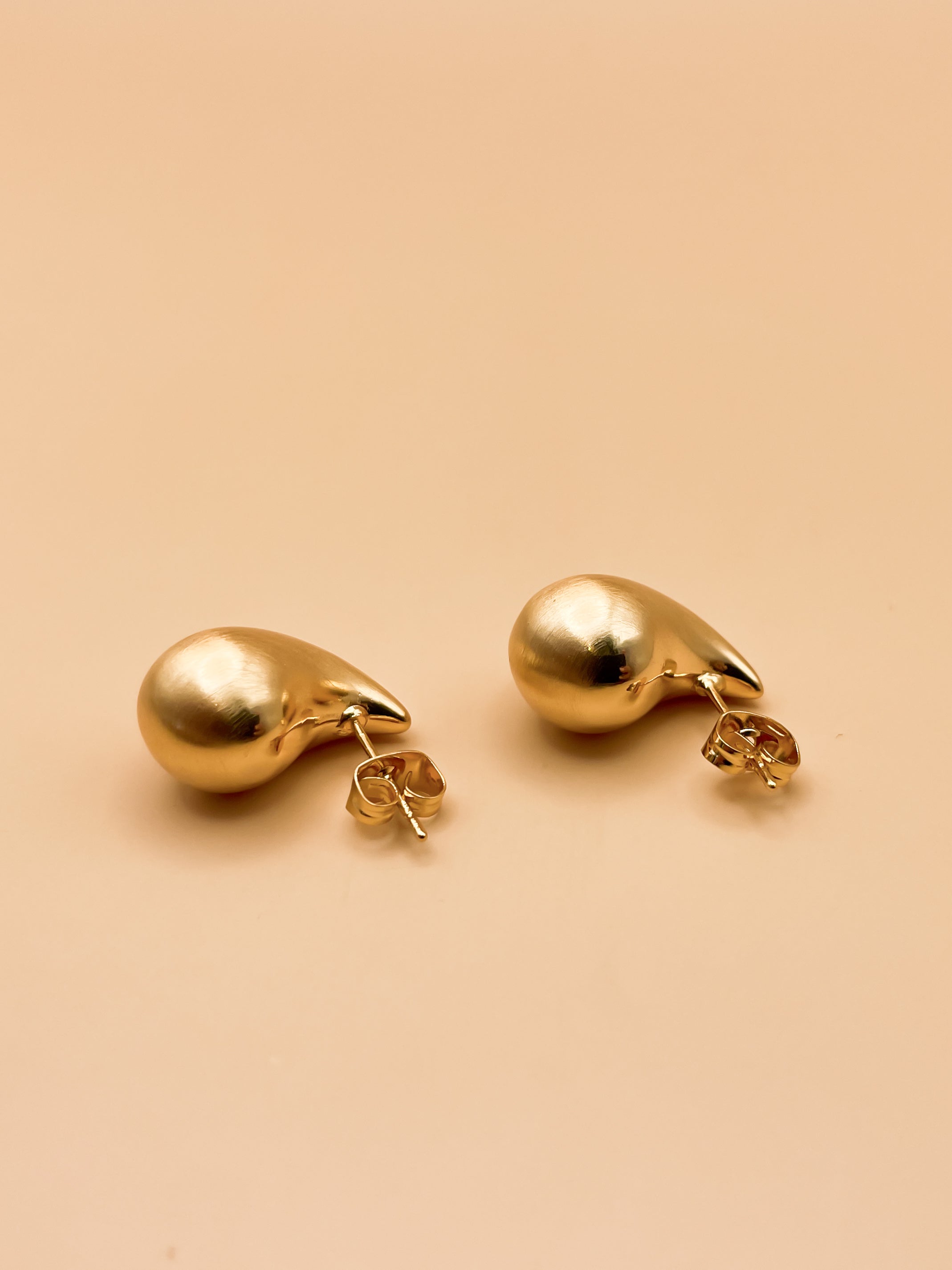 Aretes Gota Dorado Mate J57