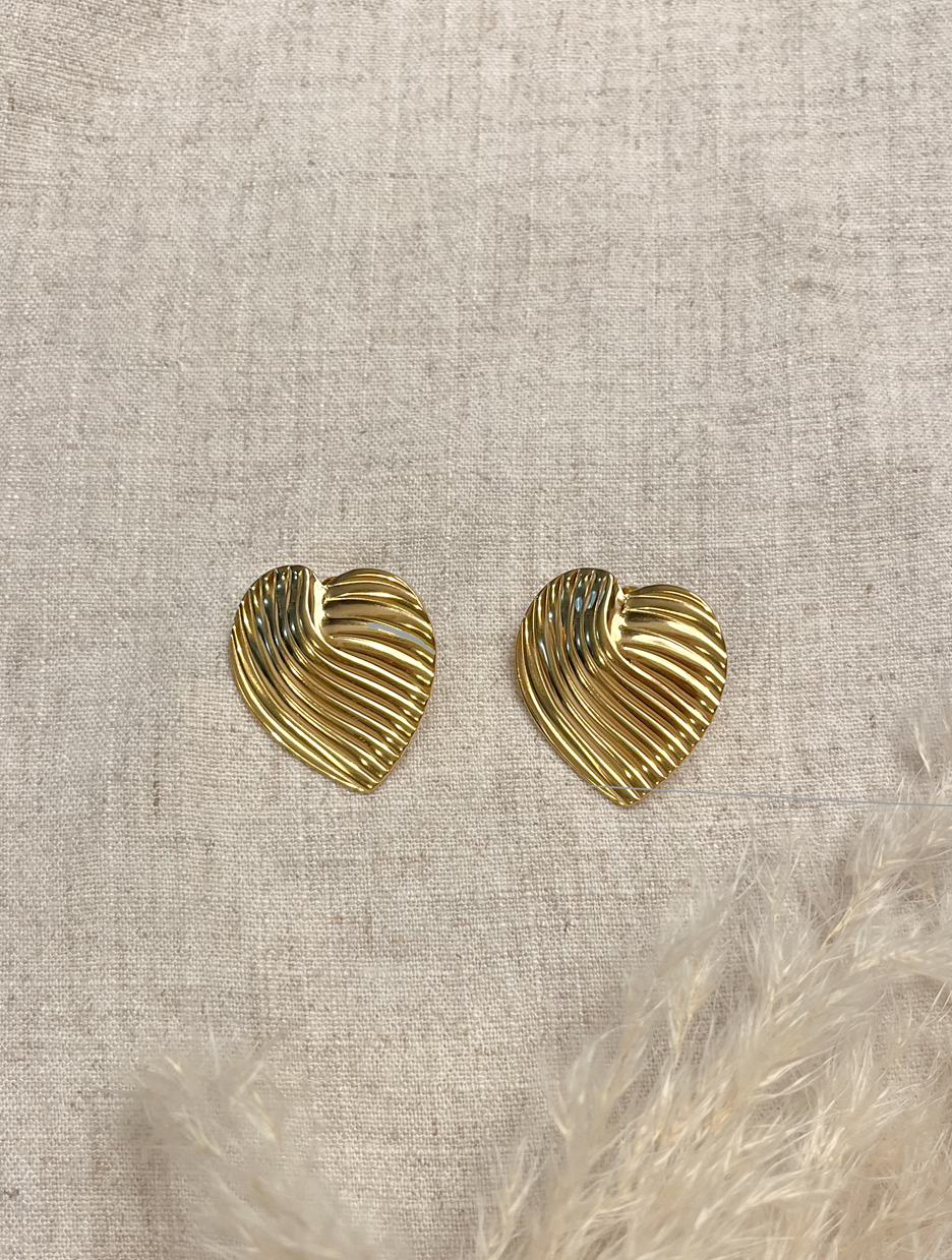 Aretes Corazón Rayado Dorado J13