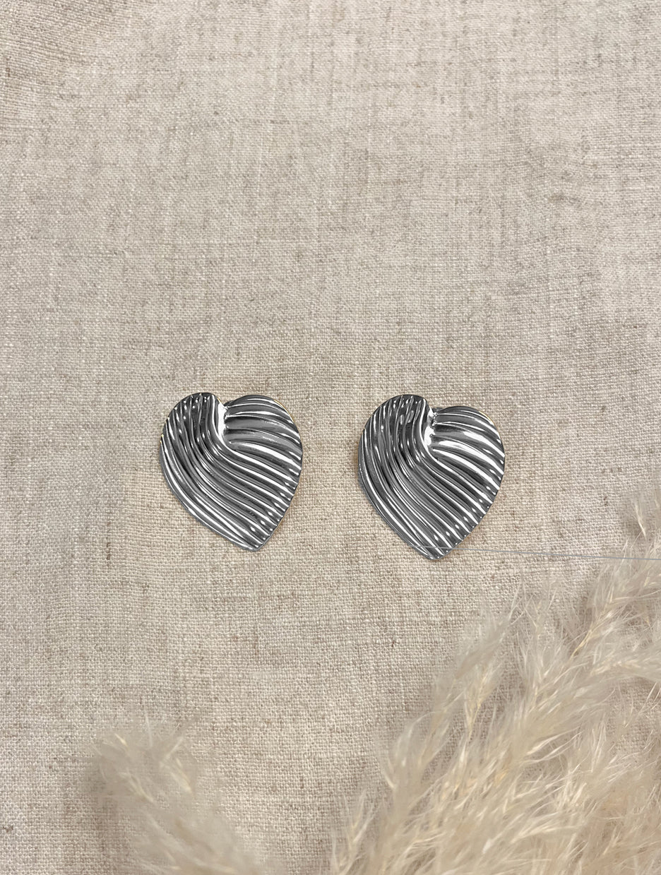 Aretes Corazón Rayado plateado J13