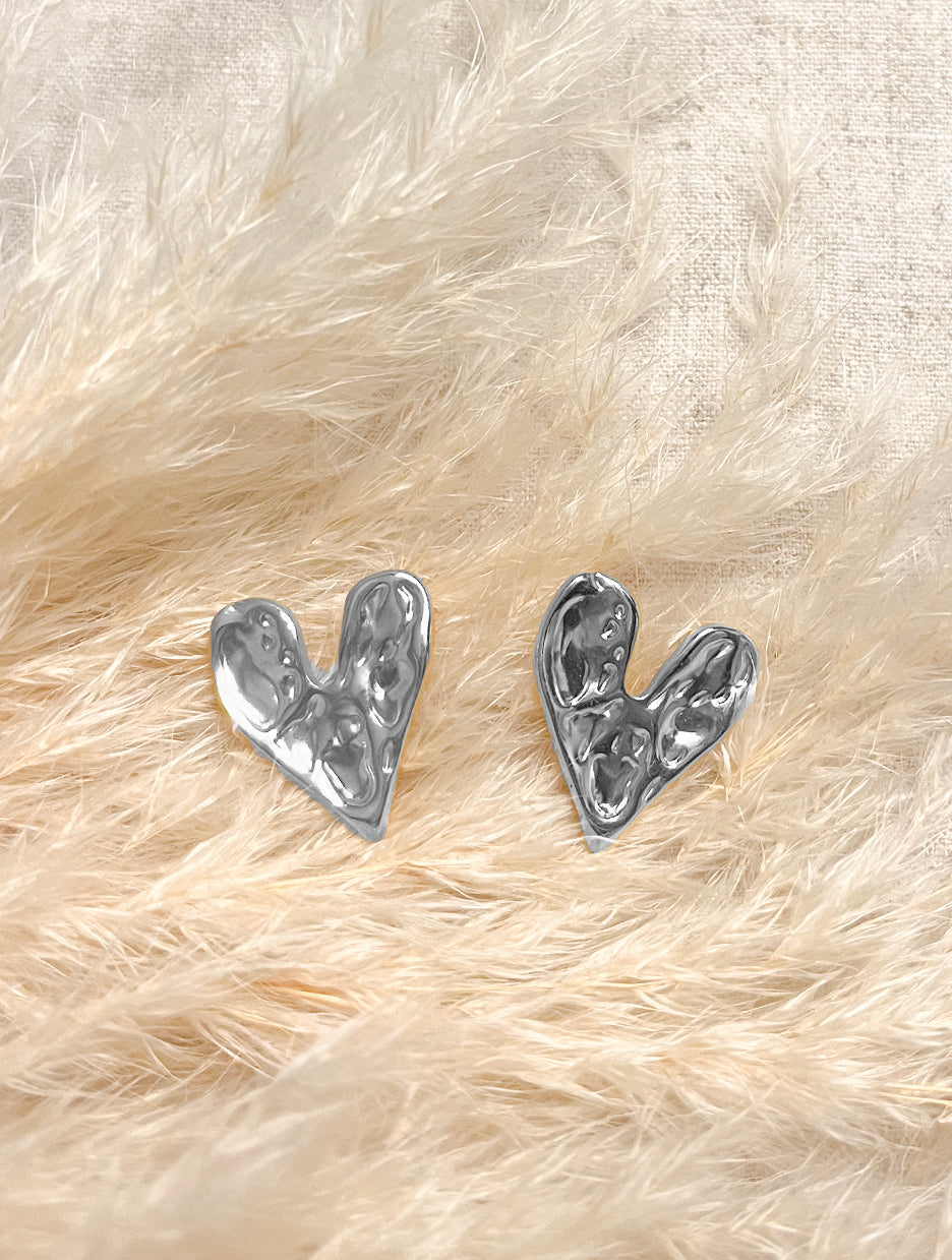 Aretes Corazón Liso Plateado J16