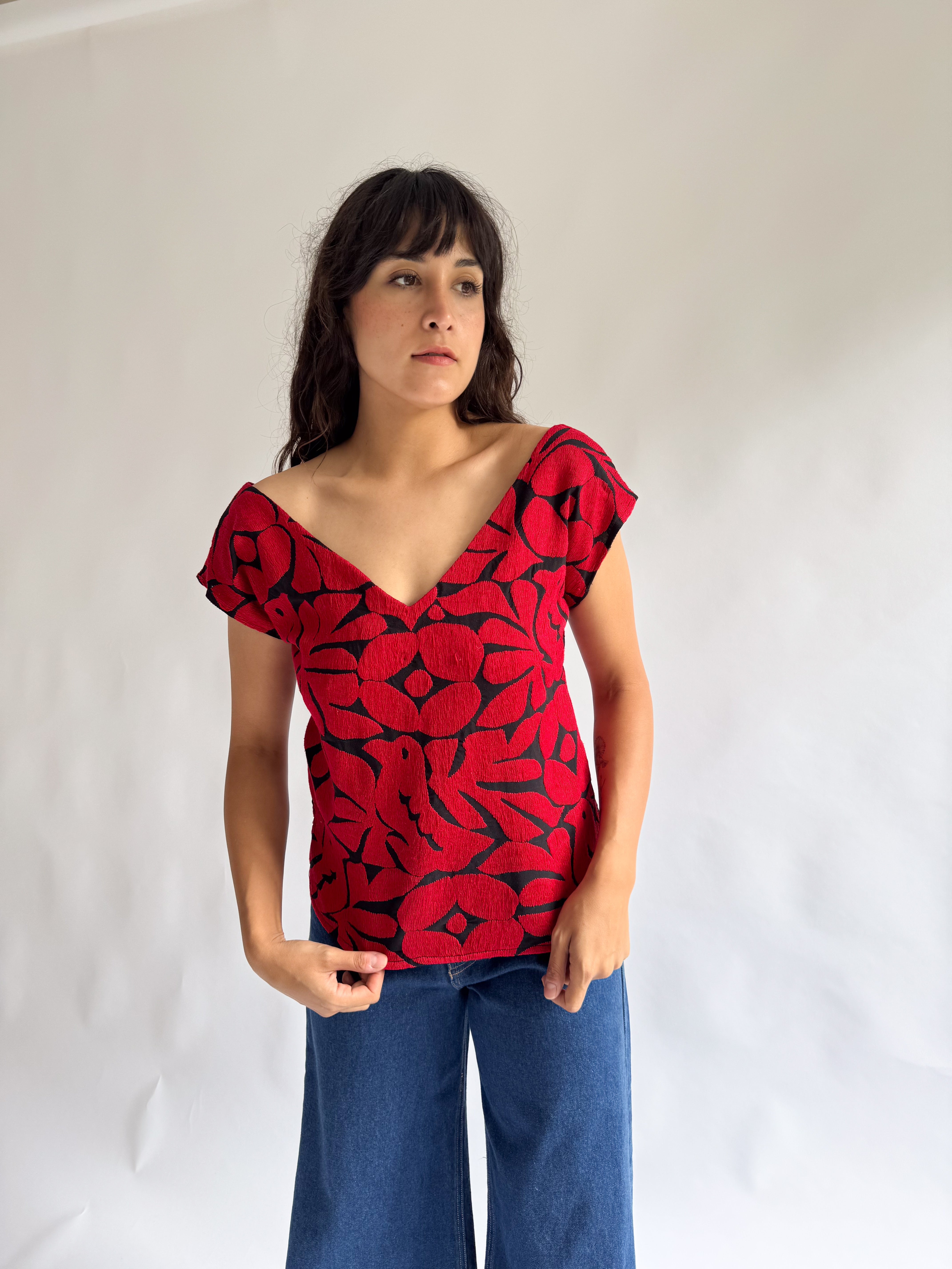 Blusa Jalapa V Negro / Rojo