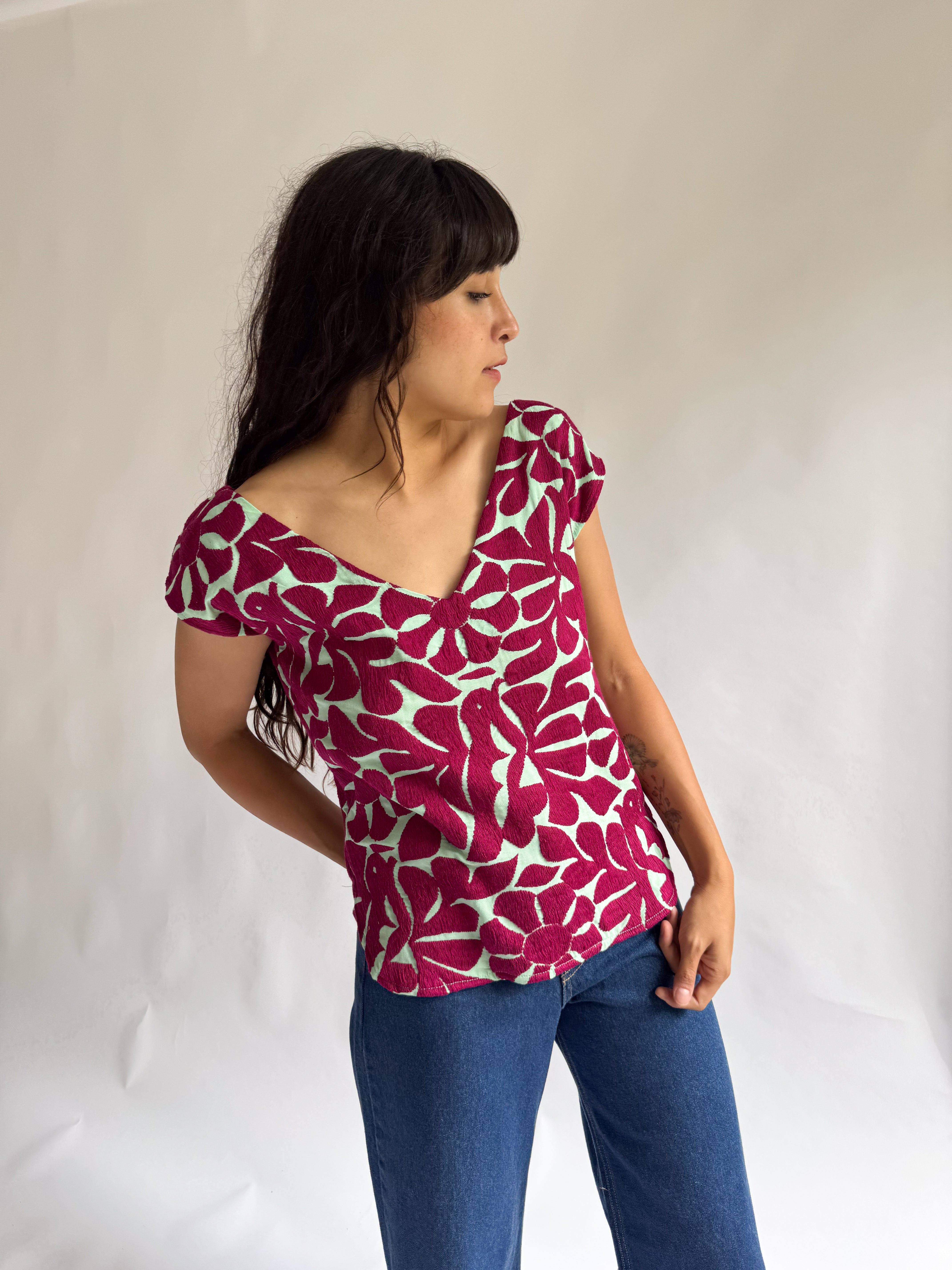 Blusa Jalapa V Menta / Burgundy