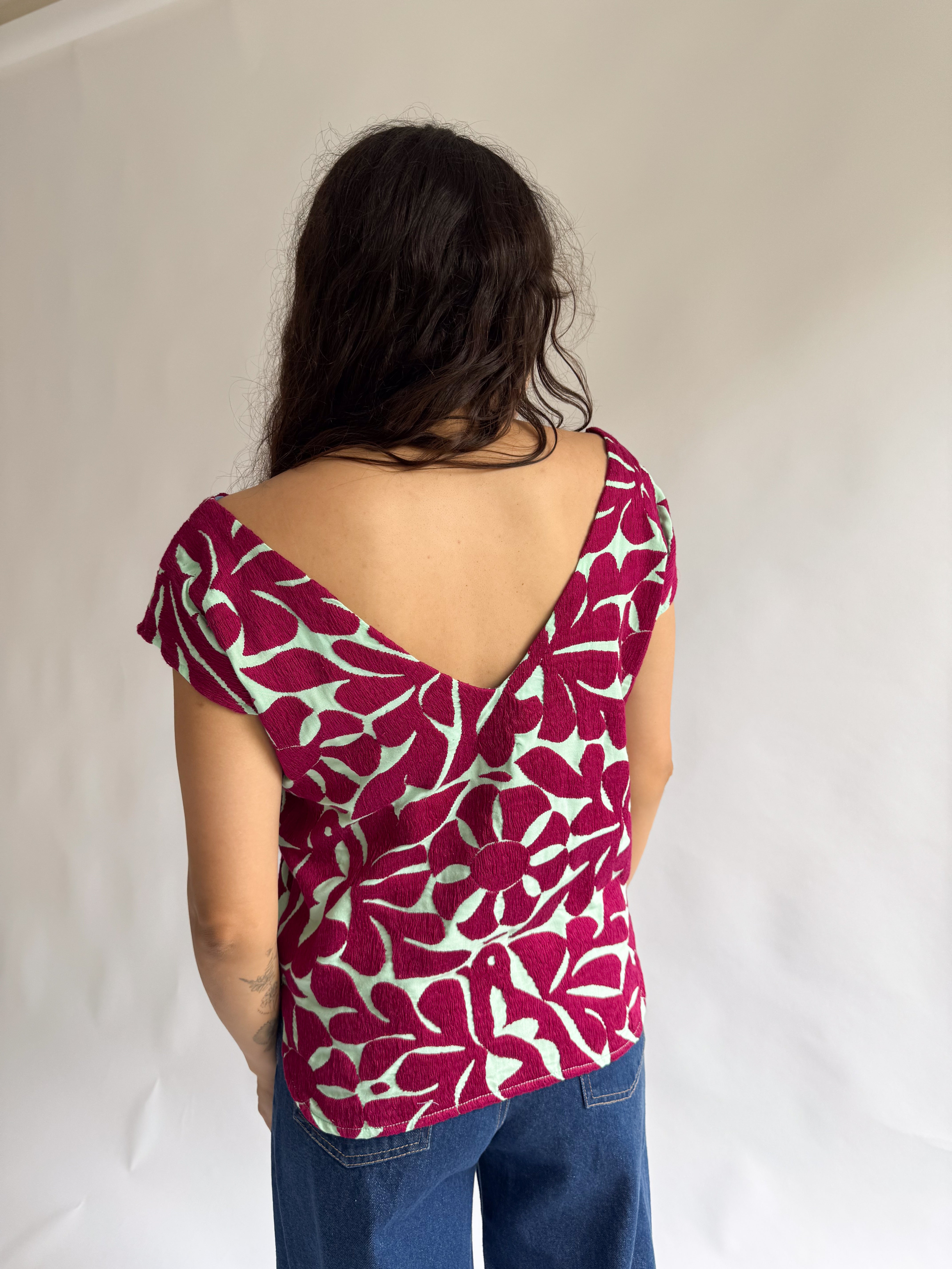Blusa Jalapa V Menta / Burgundy
