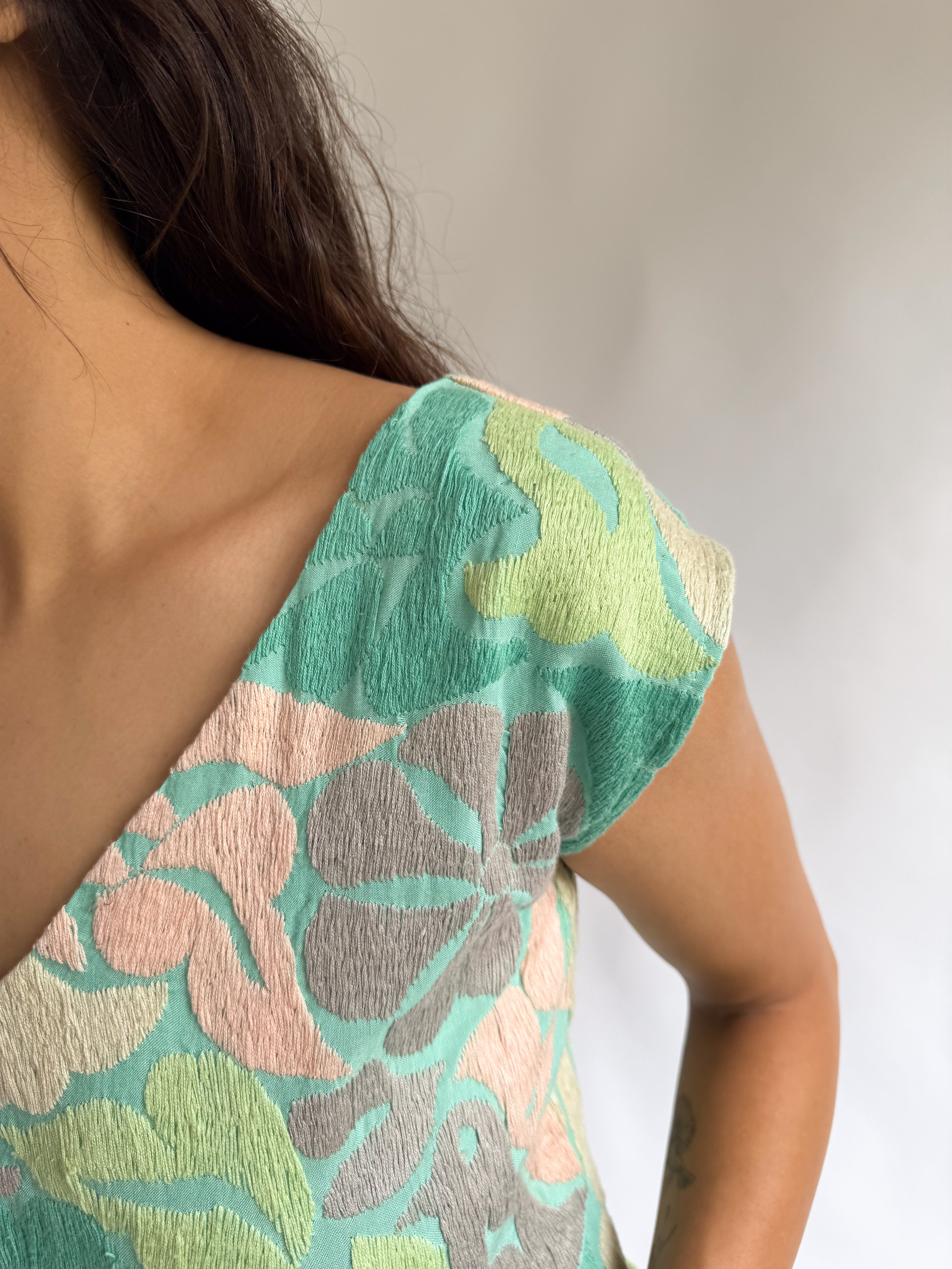 Blusa Jalapa V Verde / Tonos Verdes
