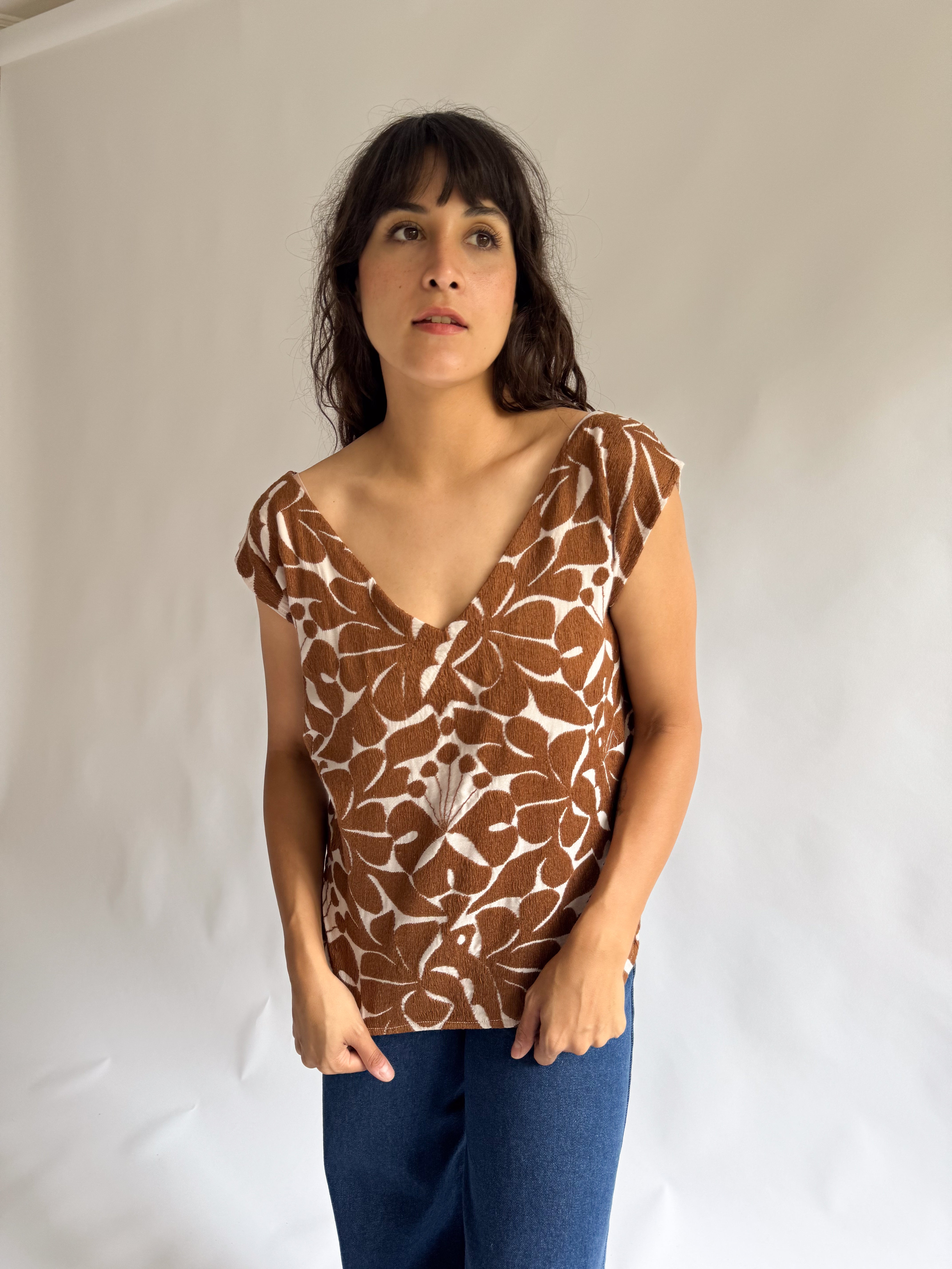 Blusa Jalapa V Nude / Chocolate