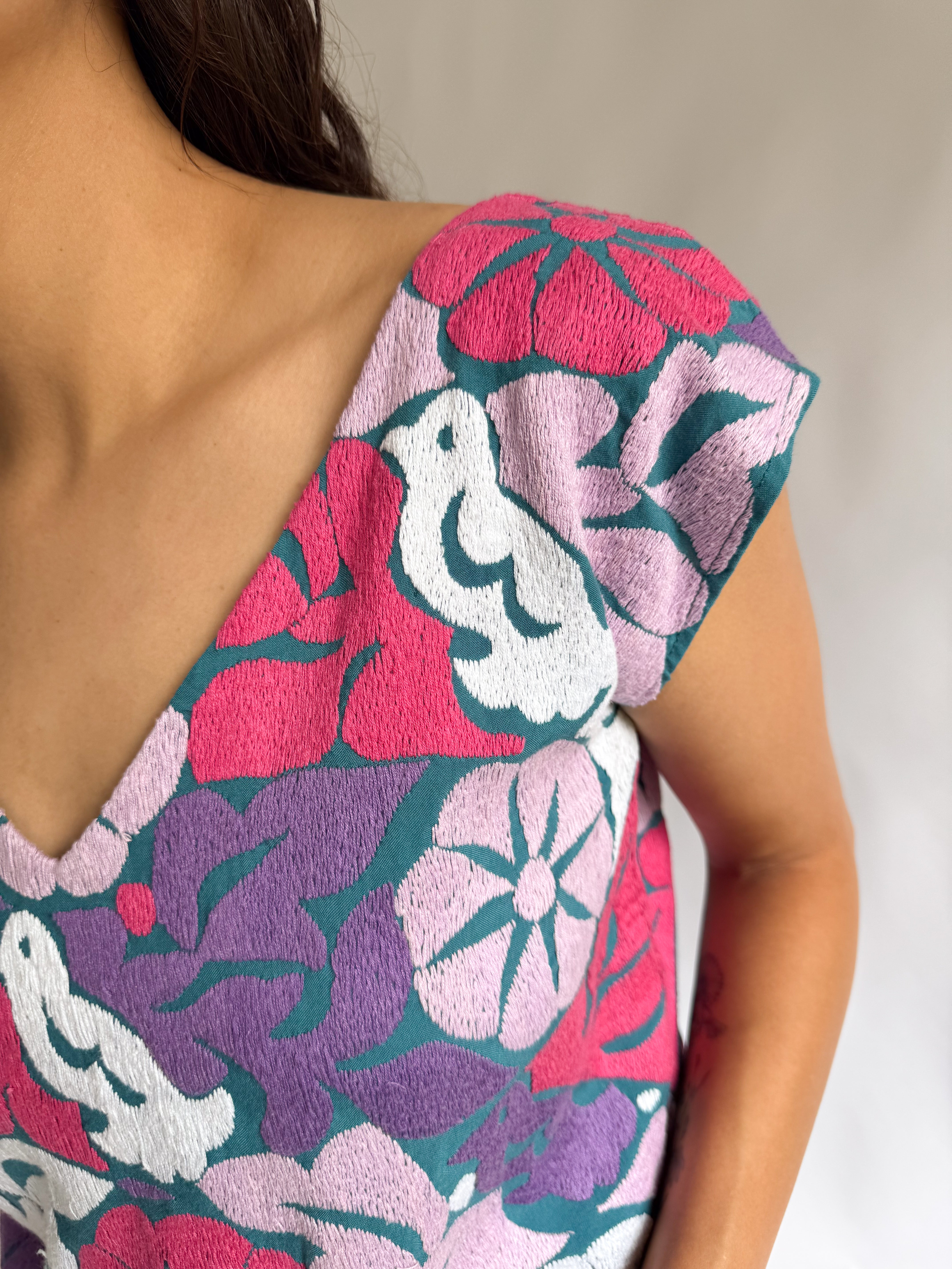 Blusa Jalapa V Aqua / Tonos Rosas