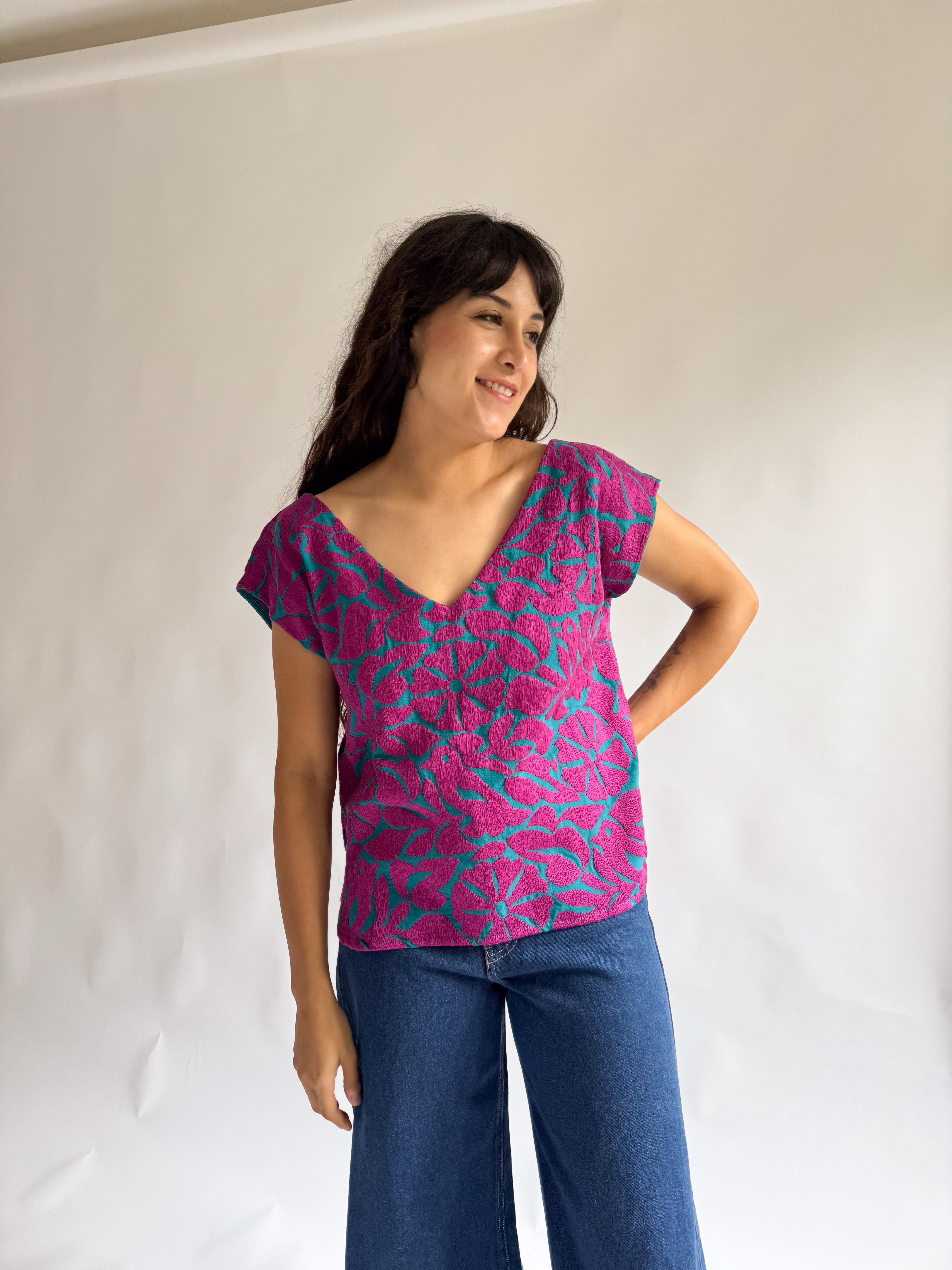 Blusa Jalapa V Aqua / Fucsia