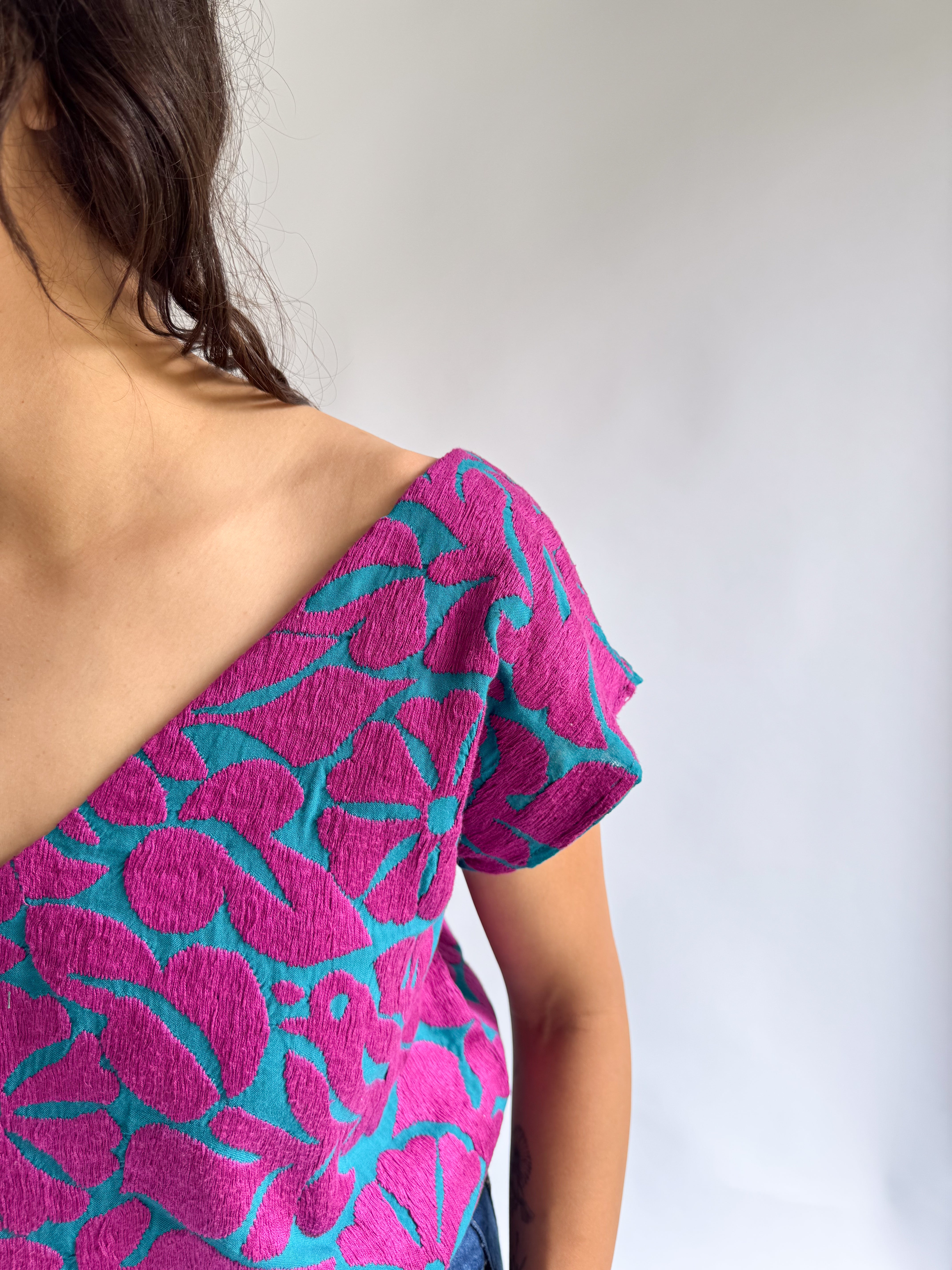 Blusa Jalapa V Aqua / Fucsia