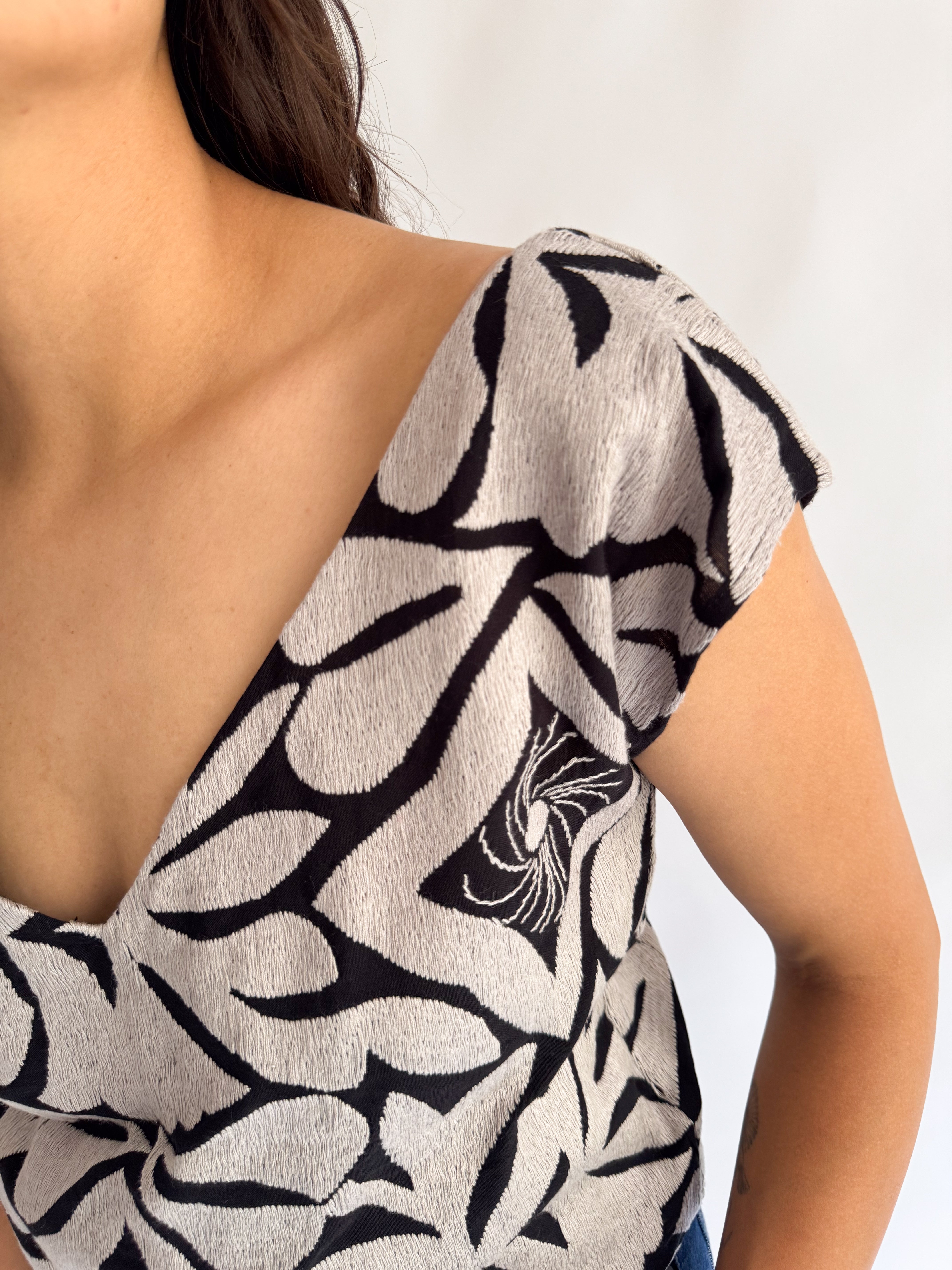 Blusa Jalapa V Negro / Plata