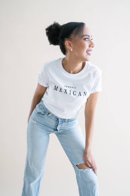 Camiseta Proudly Mexican (letra negra)