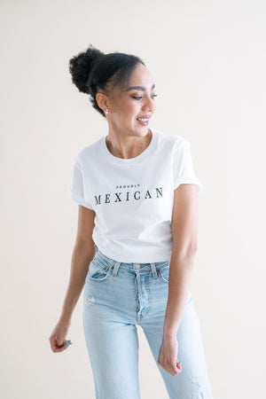 Mexicanartes Camiseta Proudly Mexican (letra negra)