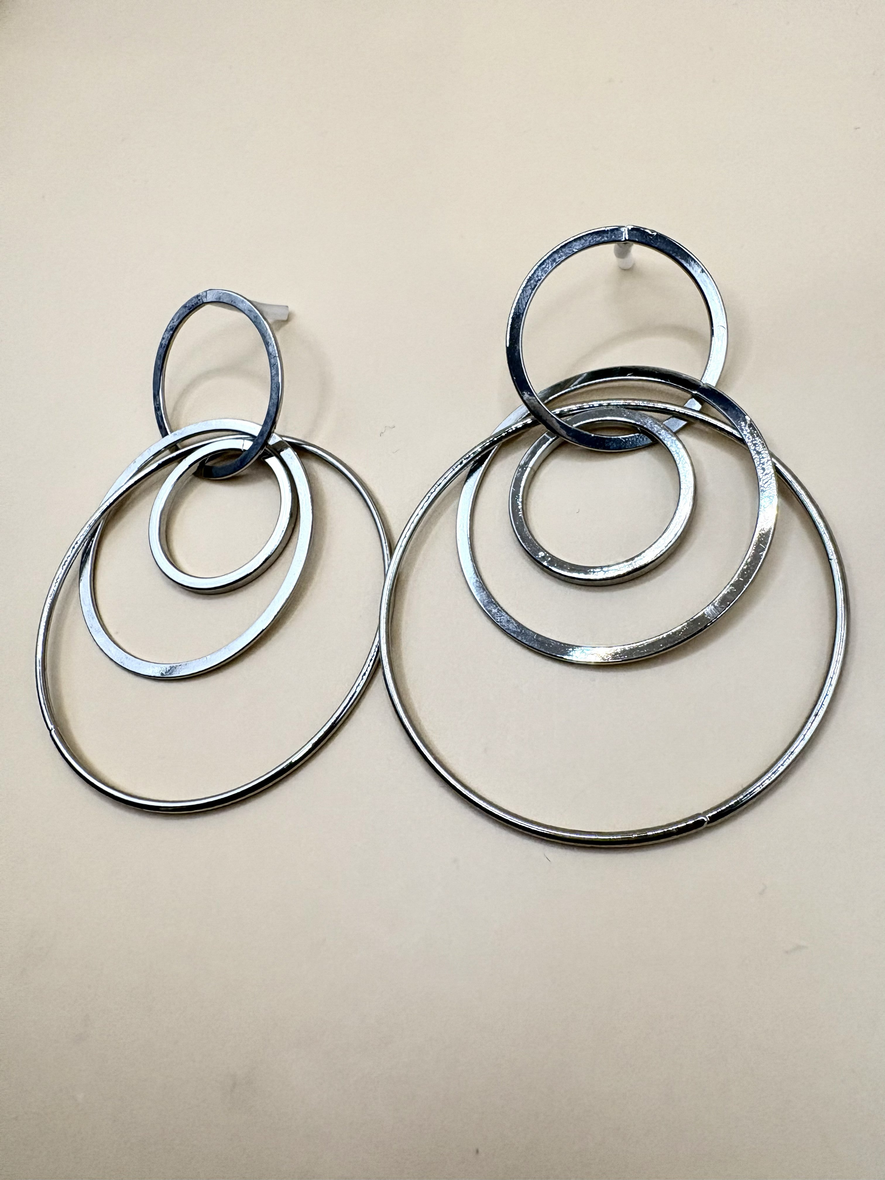 Aretes Espacial Plateados N63