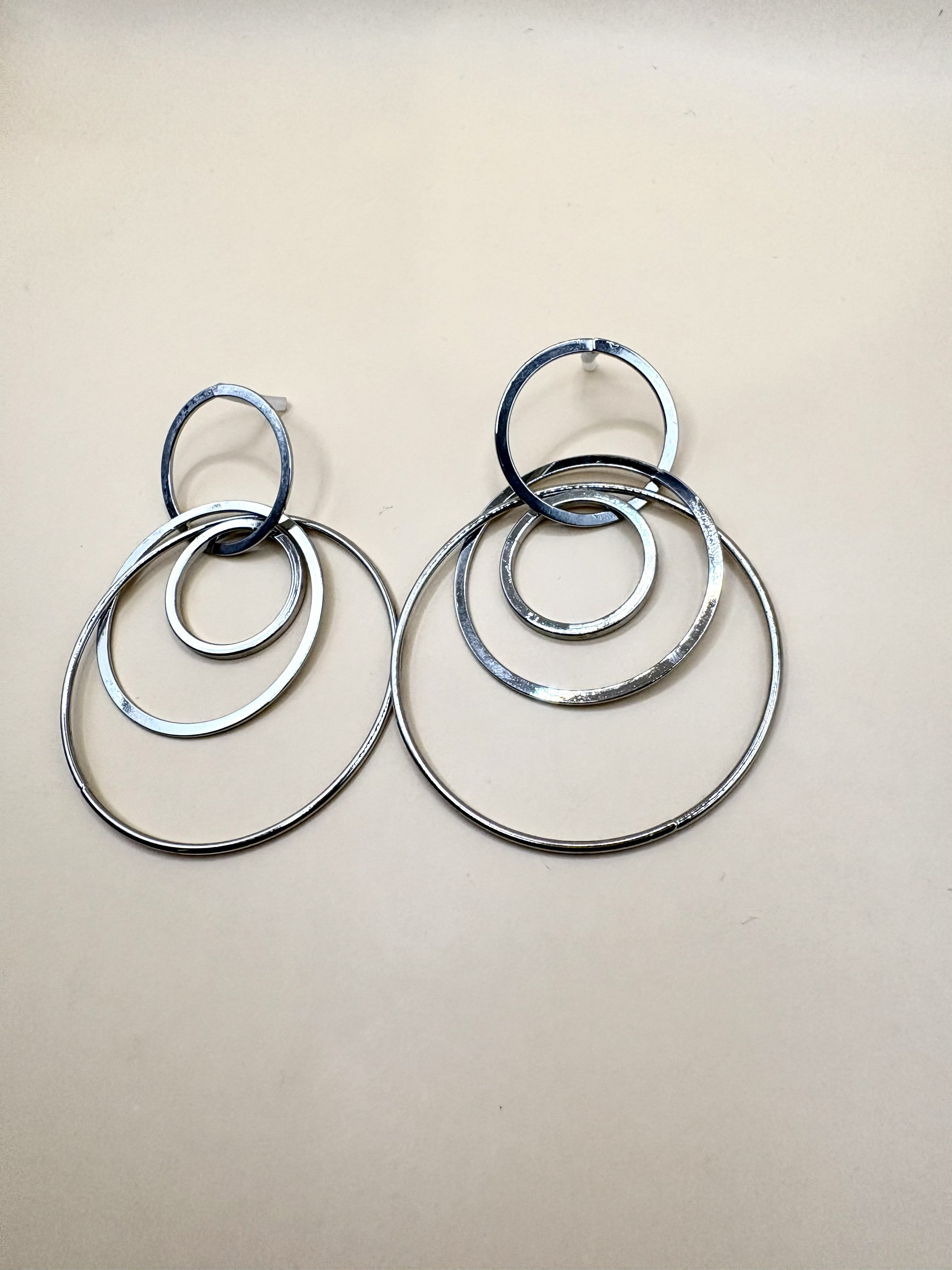 Aretes Espacial Plateados N63