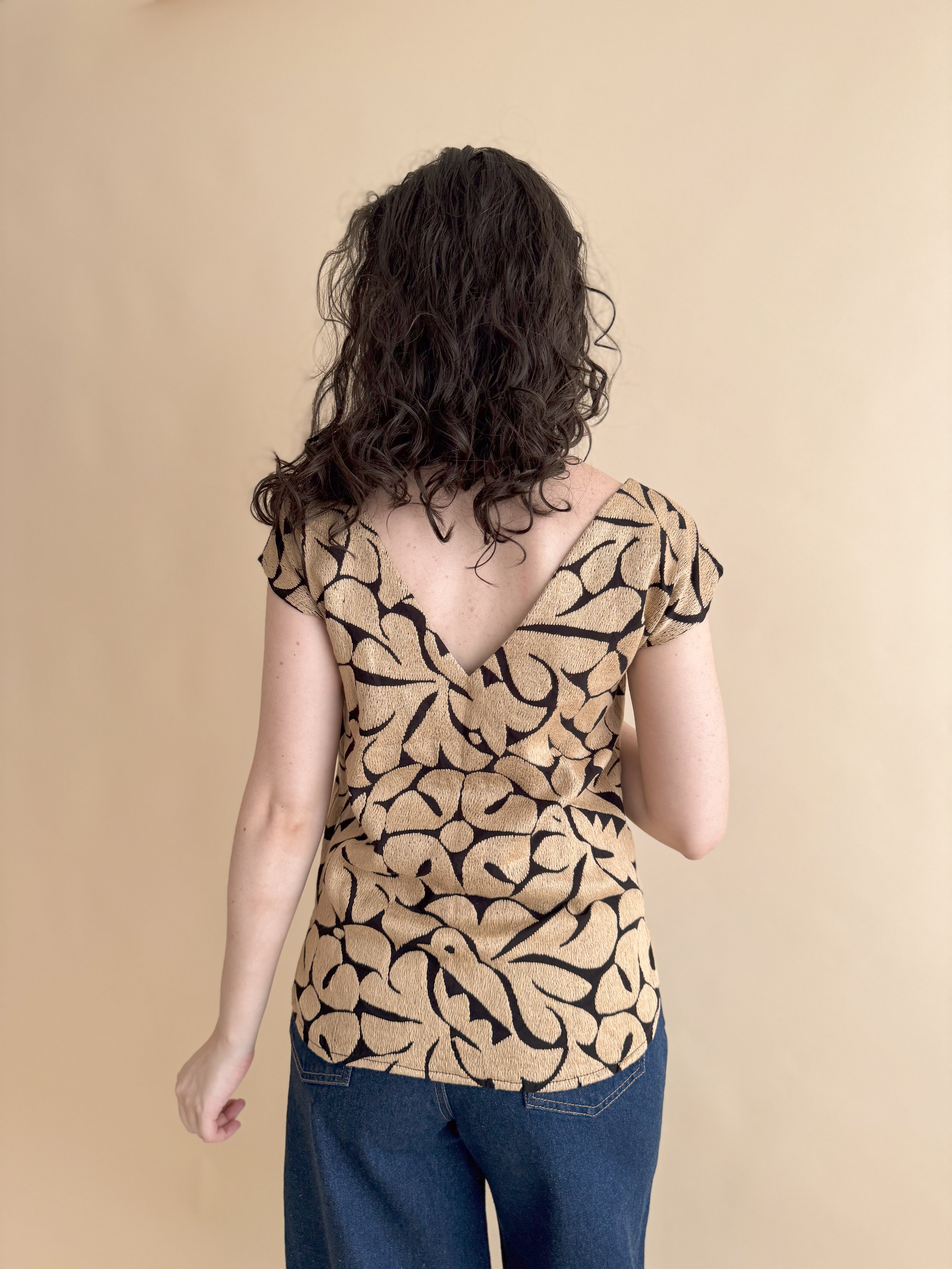 Blusa Jalapa V Negro / Dorado Claro