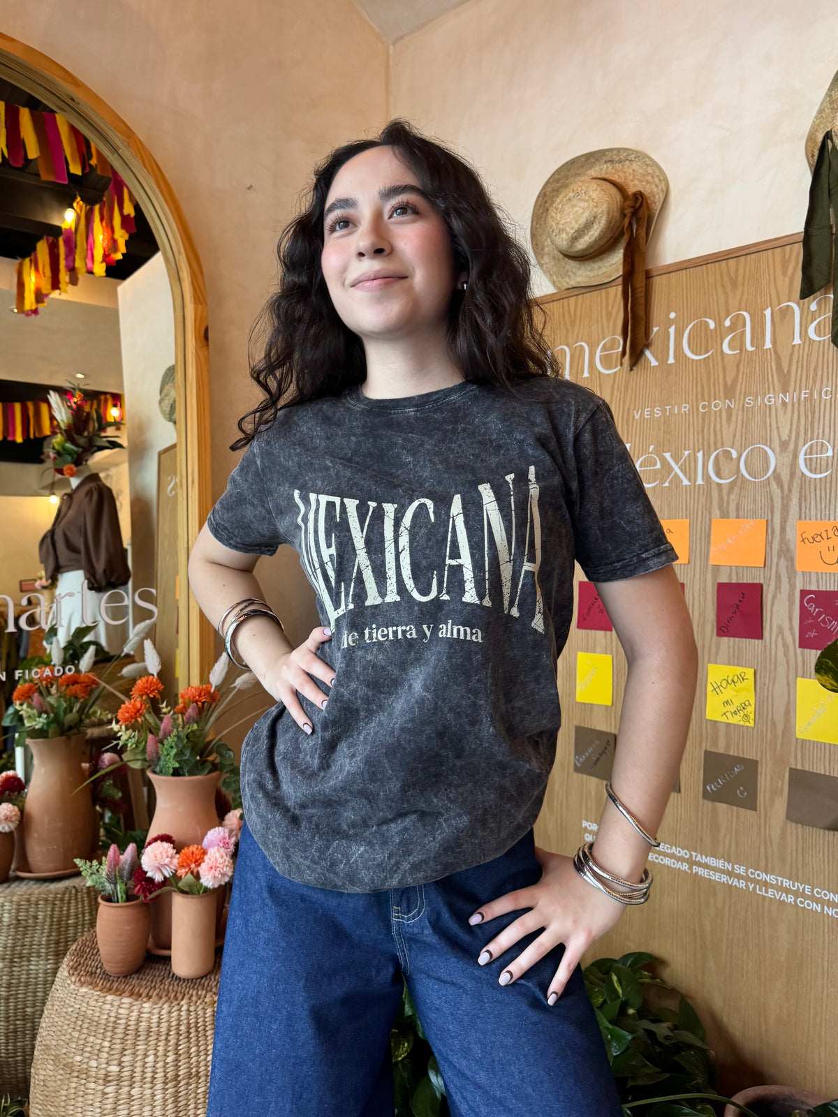 Playera Mexicana De Tierra Y Alma Negra Acid Wash Fit Regular