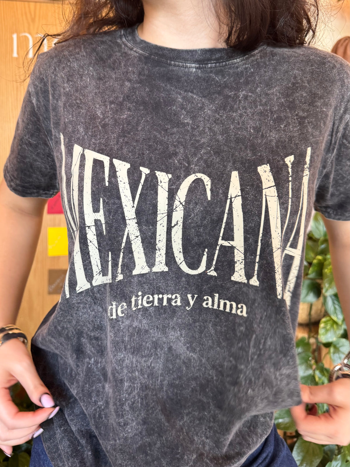 Playera Mexicana De Tierra Y Alma Negra Acid Wash Fit Regular