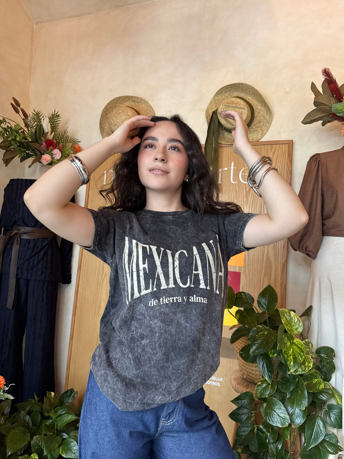 Playera Mexicana De Tierra Y Alma Negra Acid Wash Fit Regular