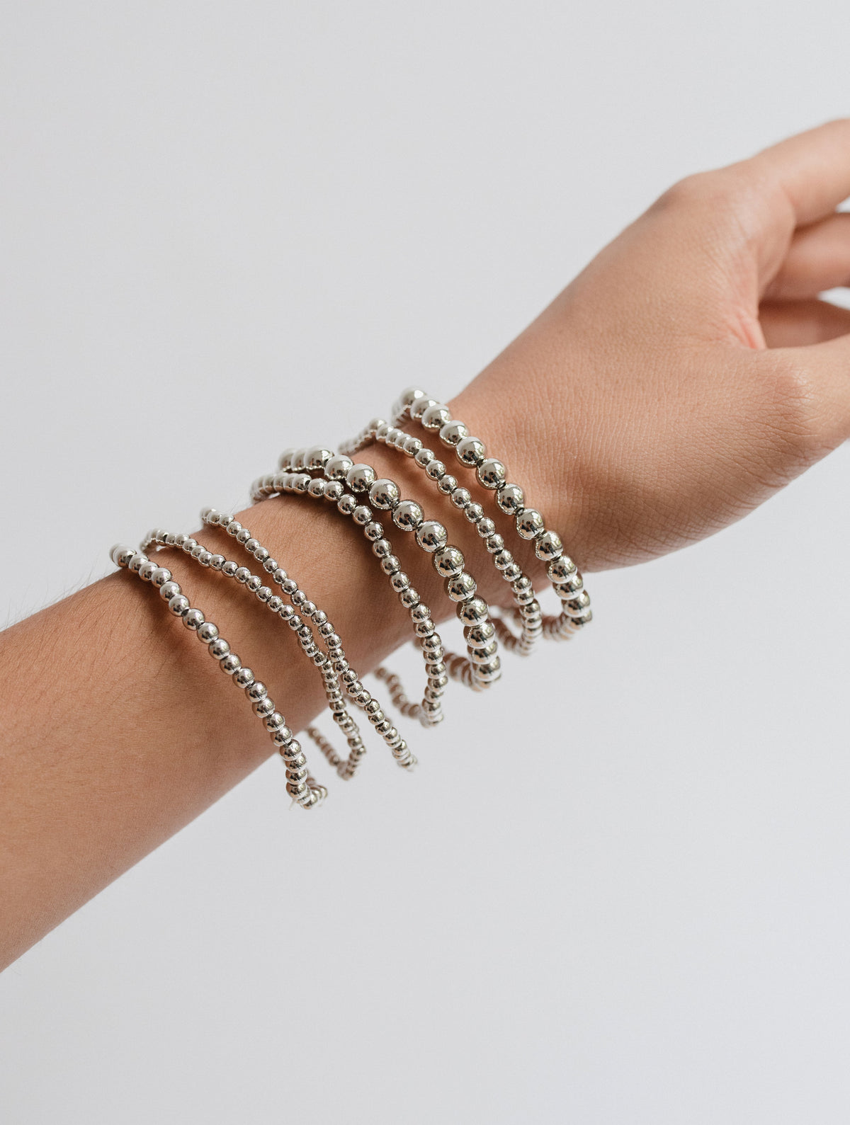 Pulseras Sencillas de Bolitas Plateadas D55