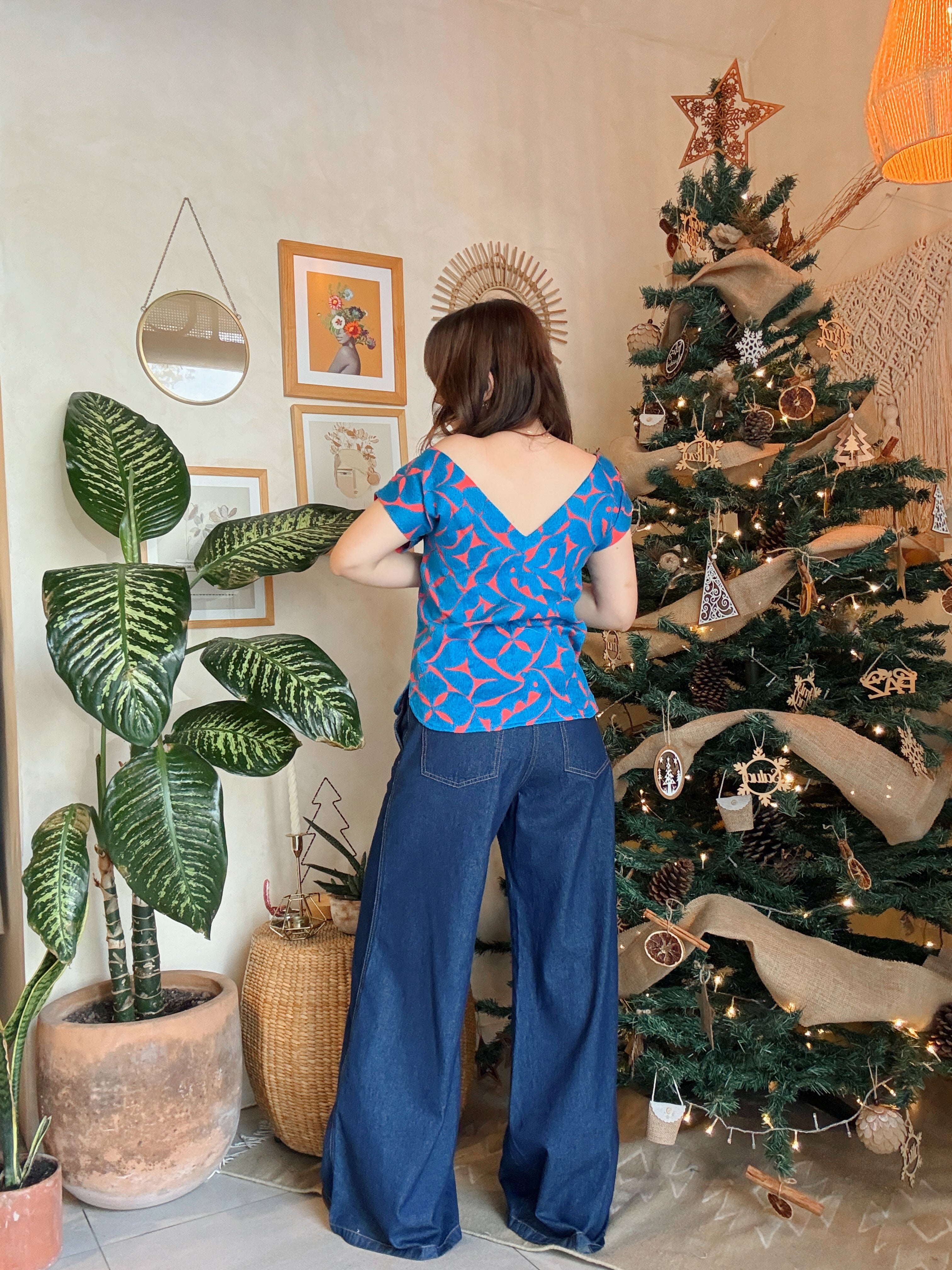 Jalapa V-neck Blouse in Neon Pink/Blue