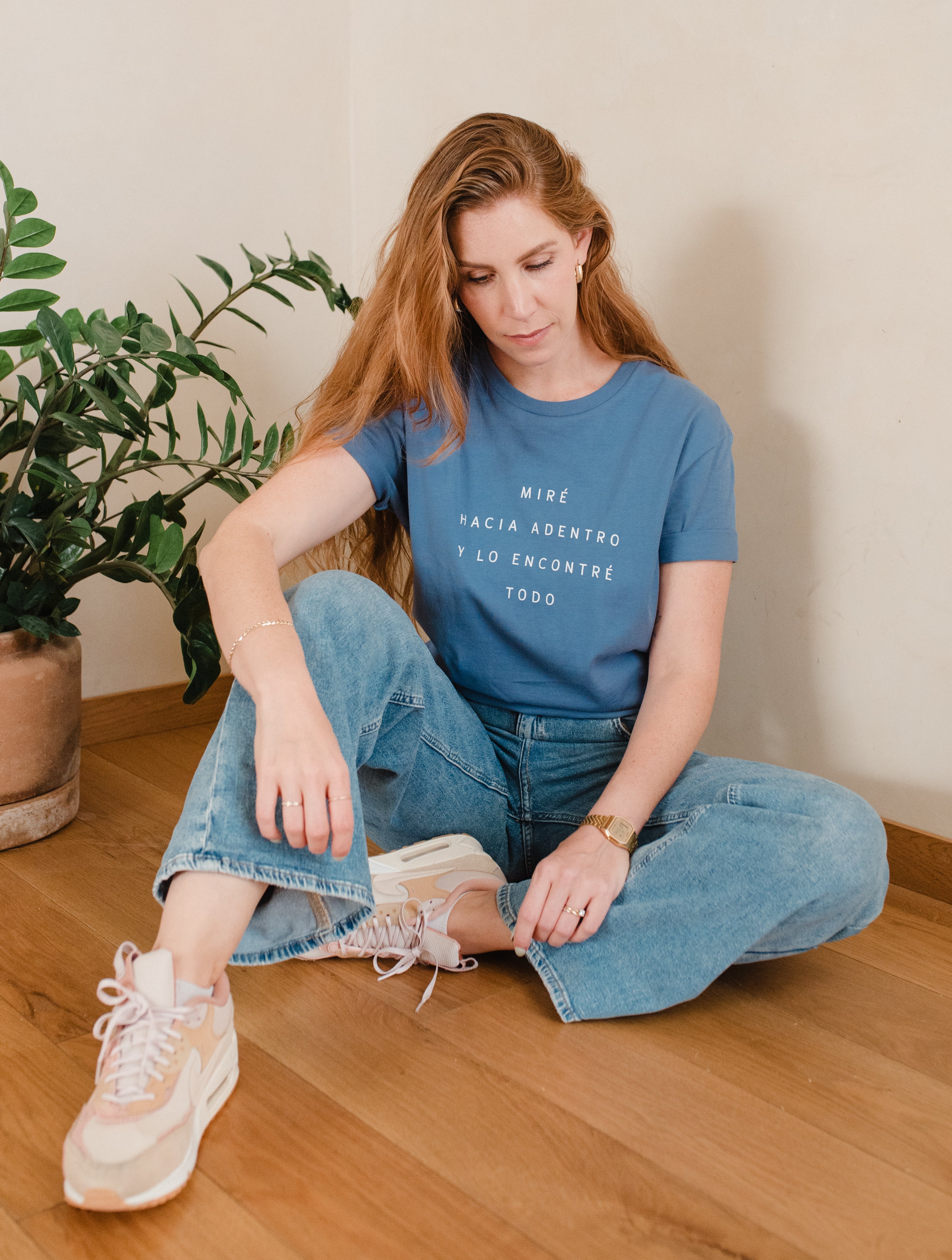 Playera Miré Hacia Adentro