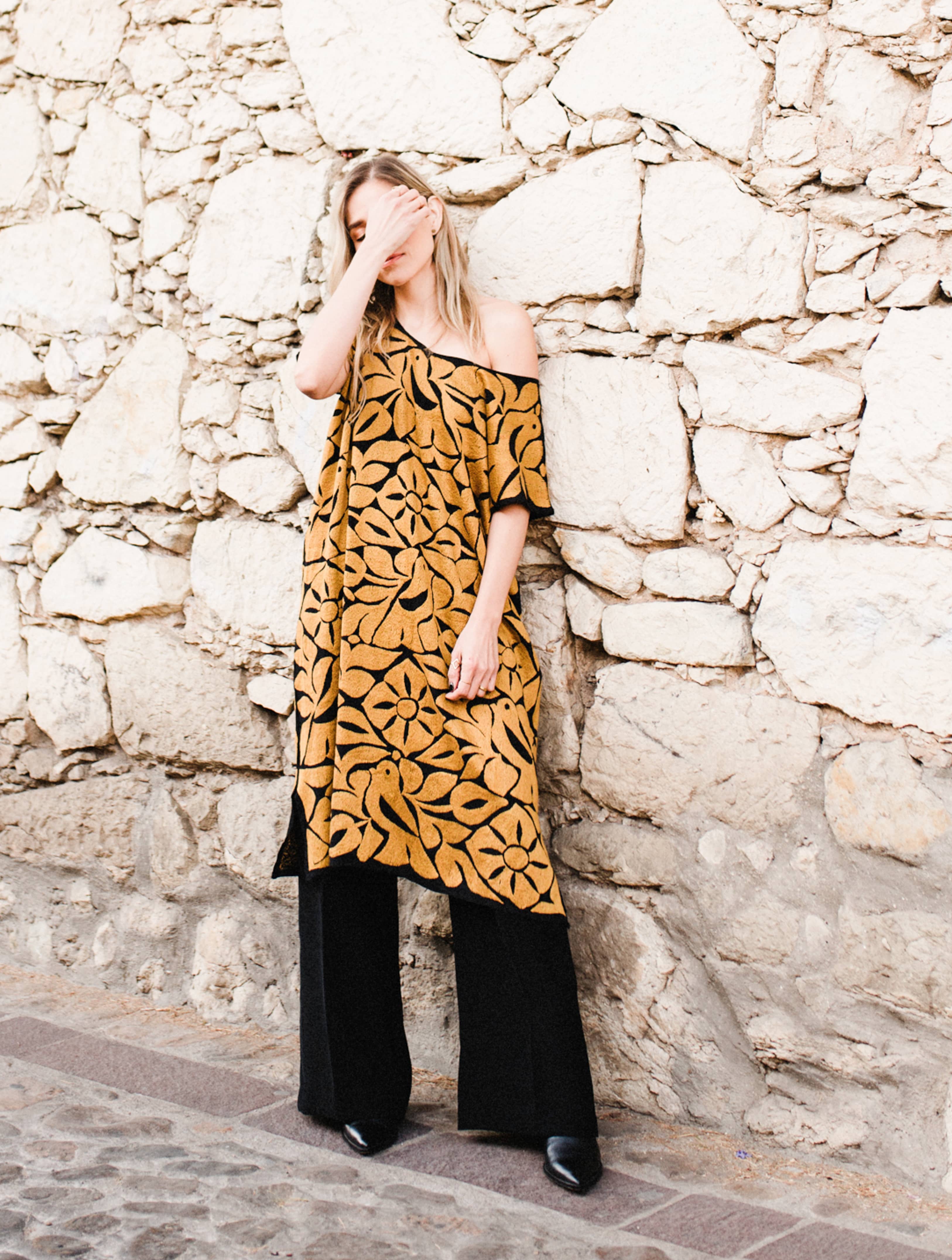 Huipil Jalapa Black/Dark Gold