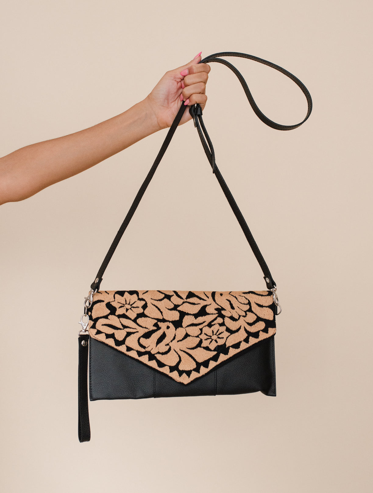 Mexicanartes Clutch Jalapa Negro/Dorado