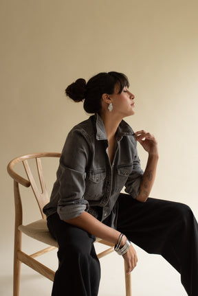 Camisa Mezclilla con mapa bordado