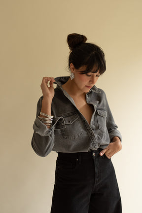 Camisa Mezclilla con mapa bordado