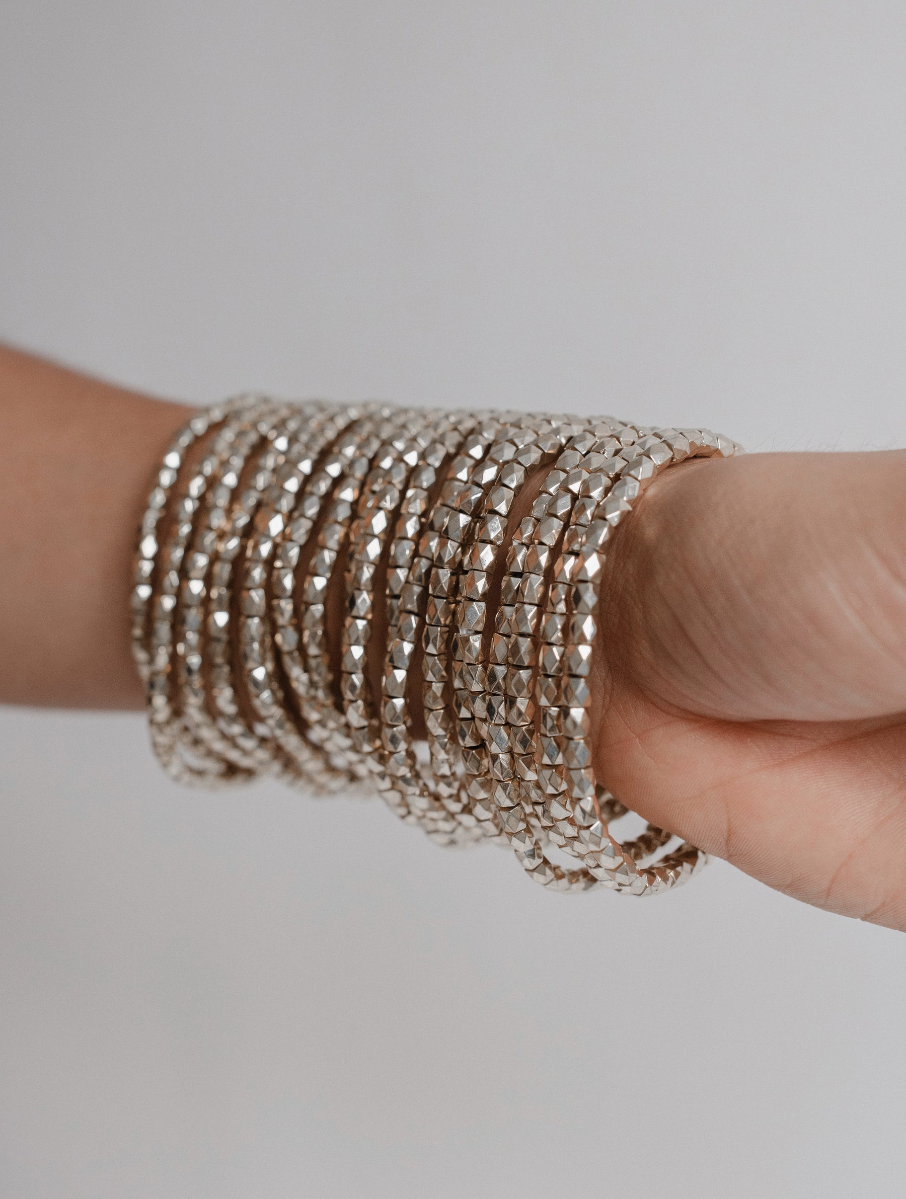 Set Pulseras Romanas Plateadas D58